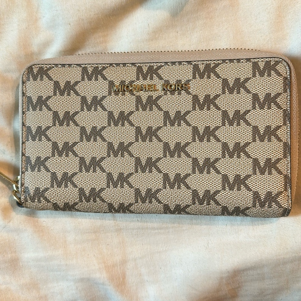 Tan Michael Kors wallet gently used brand new